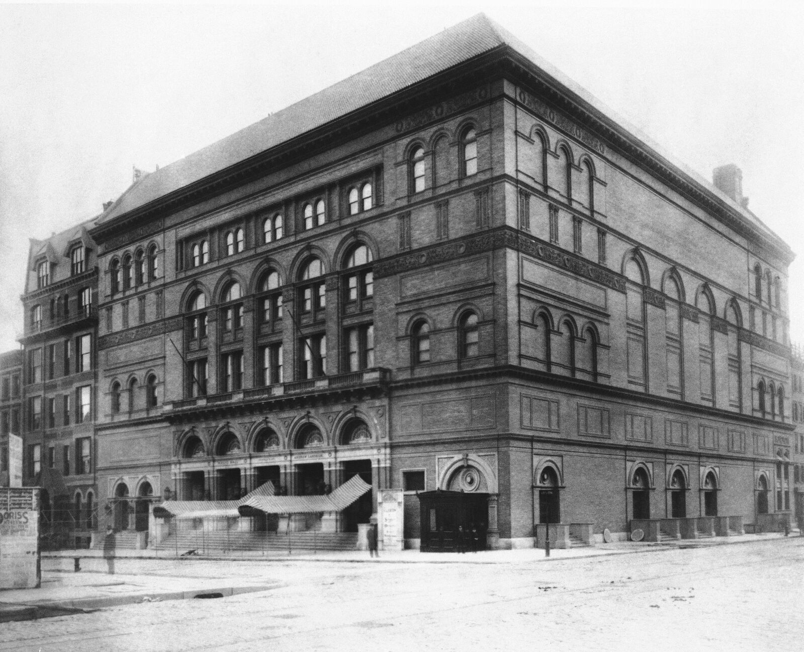 1891: Carnegie Hall